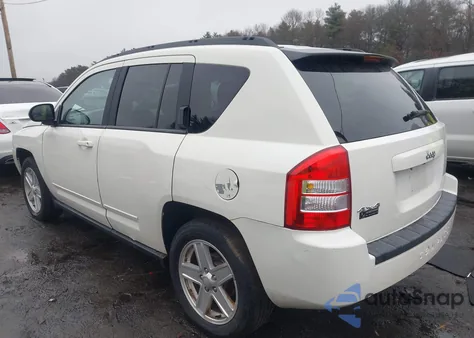 2010 Jeep Compass Sport z USA, uszkodzony, nr VIN 1J4NF4FB8AD529107